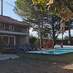 Les Hotes Du Paradis Bed & Breakfast Forges (Charente-Maritime)