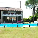 Les Hotes Du Paradis Bed & Breakfast Forges (Charente-Maritime)