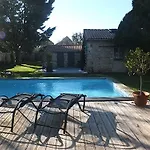 Les Hotes Du Paradis Bed & Breakfast 3*