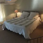 Les Hotes Du Paradis Bed & Breakfast