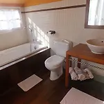 Les Hotes Du Paradis Bed & Breakfast