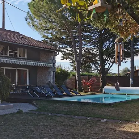 Les Hotes Du Paradis Bed & Breakfast Forges (Charente-Maritime)