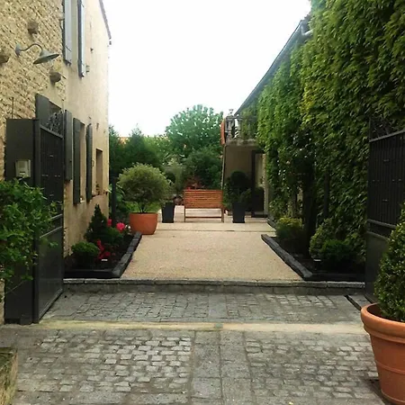 Les Hotes Du Paradis