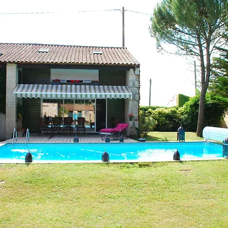 Les Hotes Du Paradis Bed & Breakfast Forgès